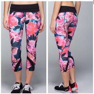 Lululemon Secret Garden Run Inspire Crop Leggings Size 4